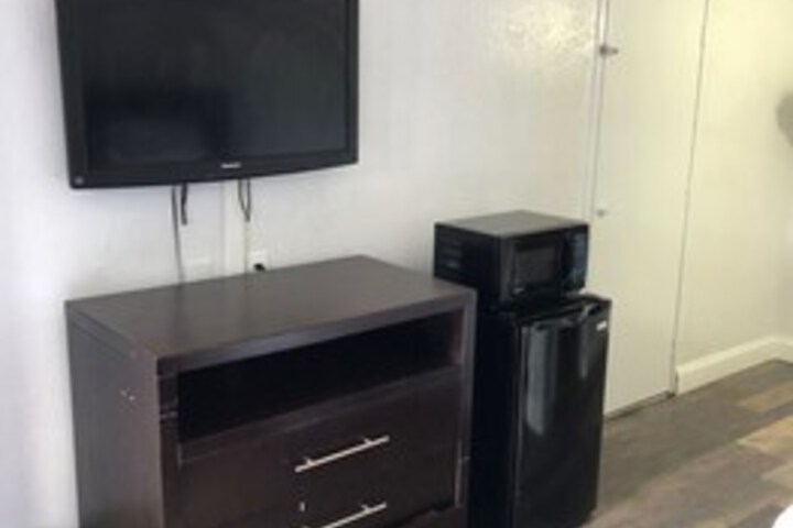 Room 12 of 15