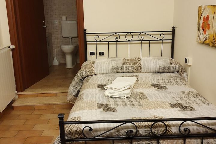 Room 13 of 38
