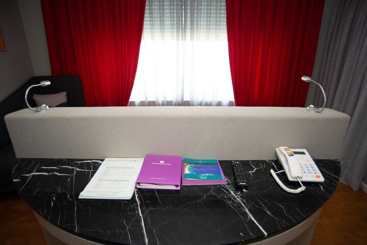 Room 48 of 253