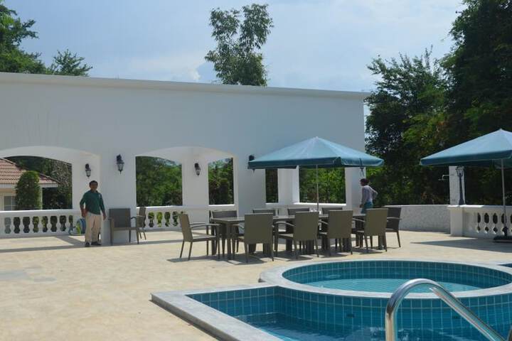 Pool Hotel