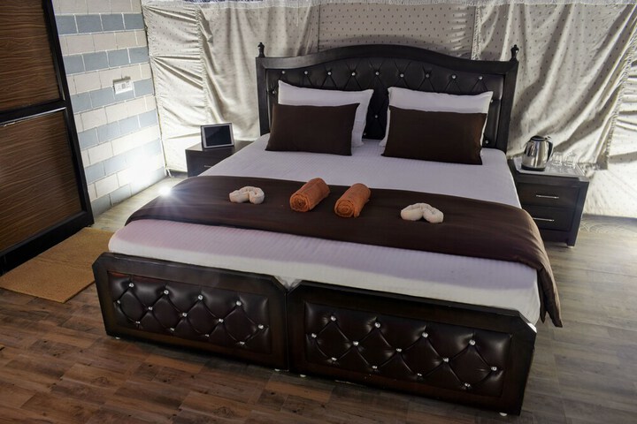 Room 3 of 11