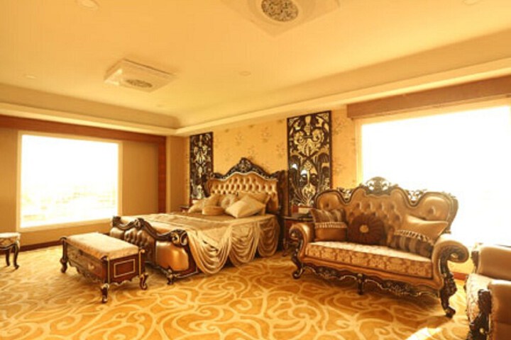 Room 12 of 71