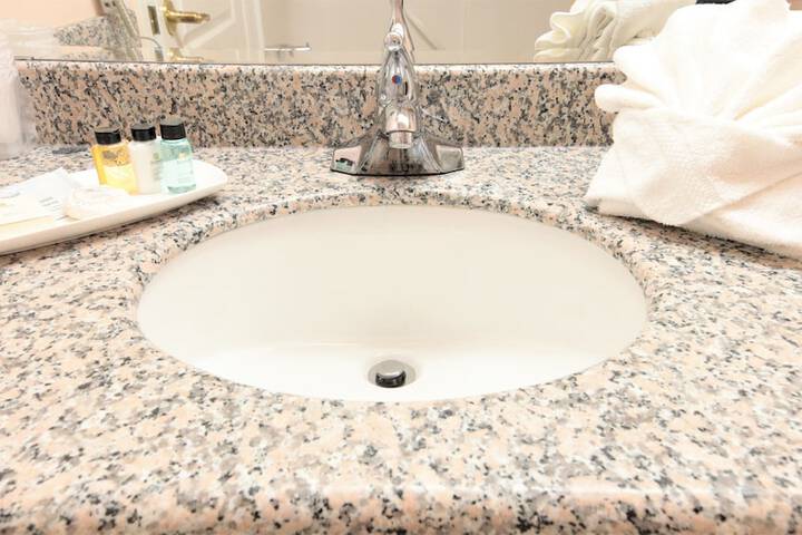 Bathroom sink