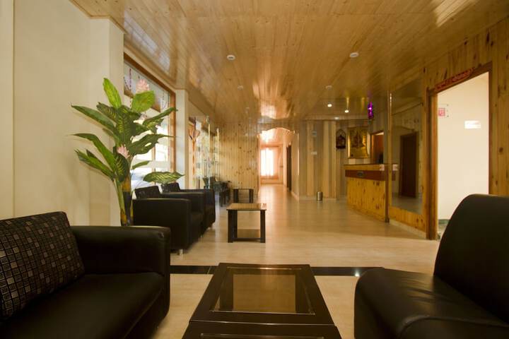 OYO 2943 Hotel Eco Groves