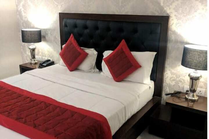Room 12 of 52