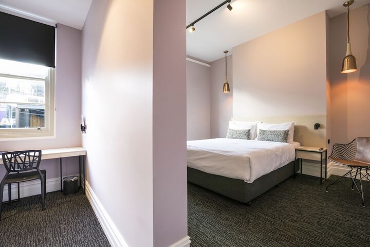 Room 26 of 61