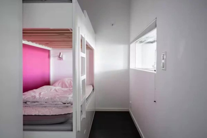 Room 323 of 865