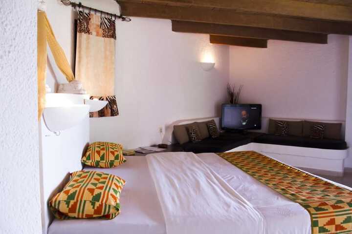 Room 9 of 34