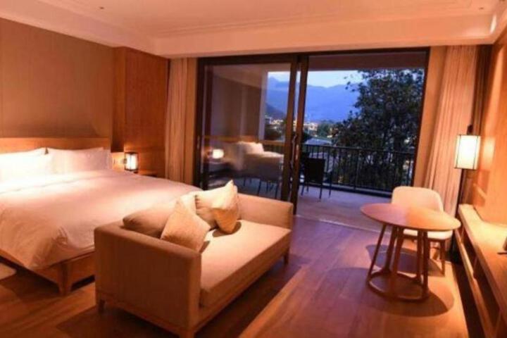 Yunnan Daweishan Jinjiang Resort Hotel