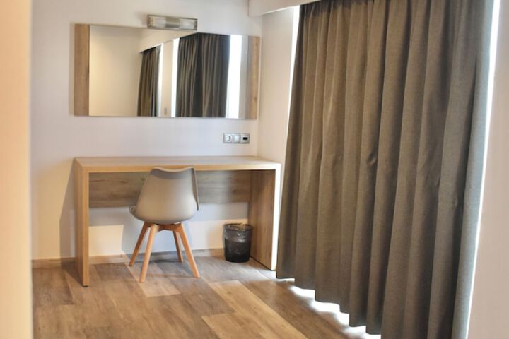 Room 35 of 70