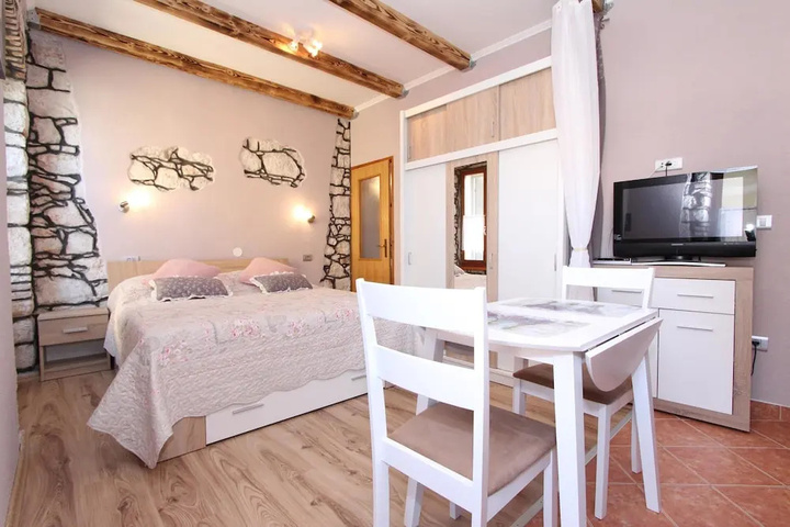 Room 3 of 14