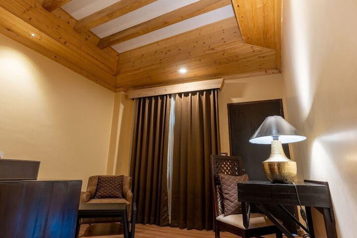 Room 15 of 28
