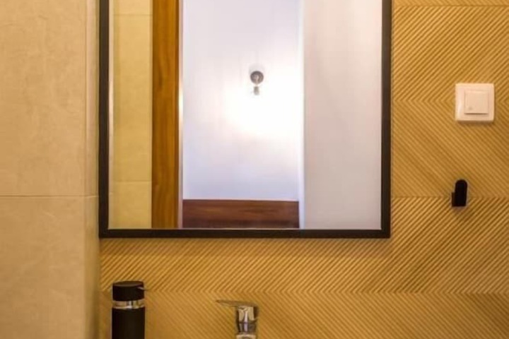 Room 56 of 73