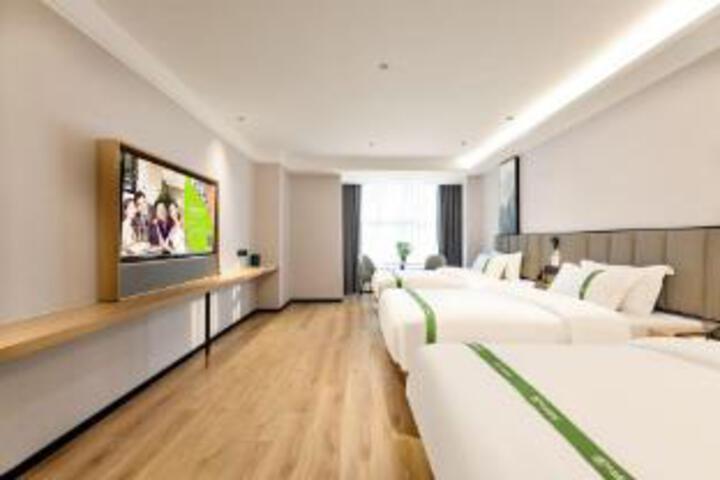 Room 8 of 8
