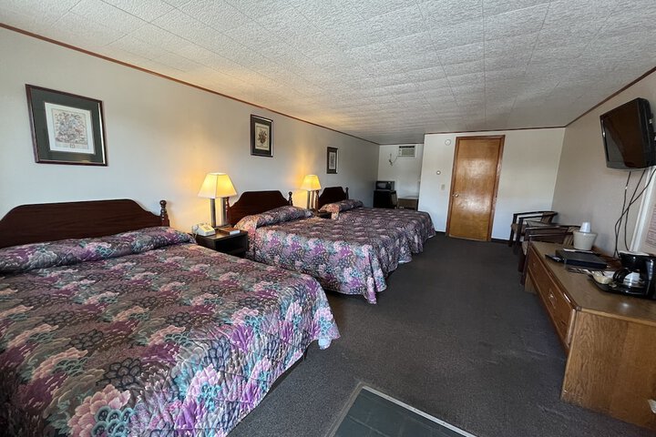 Standard Double Room (1 of 3)