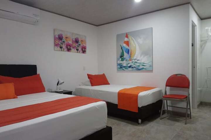 Room 4 of 13