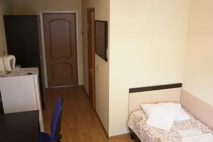 Room 4 of 6