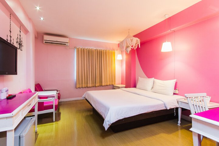 Room 17 of 31
