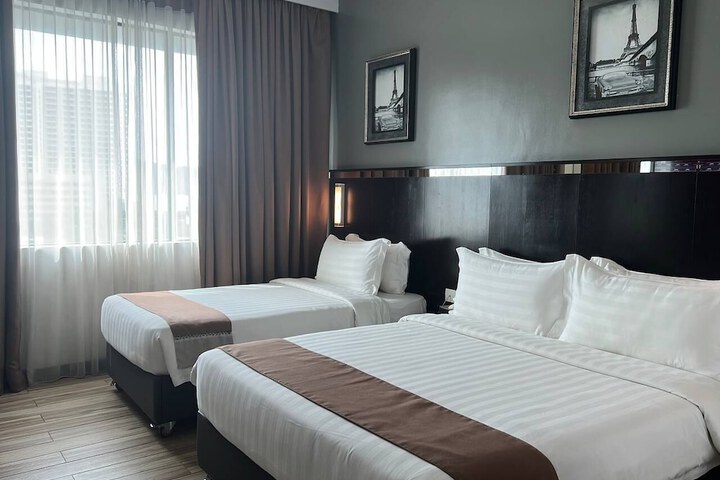 Room 8 of 47