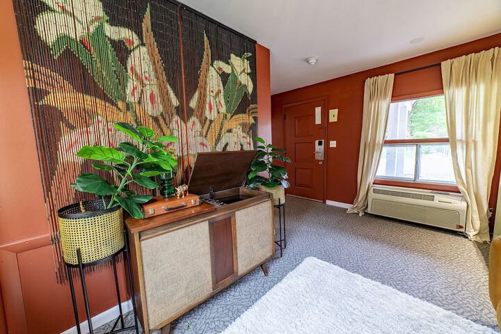Room 33 of 53