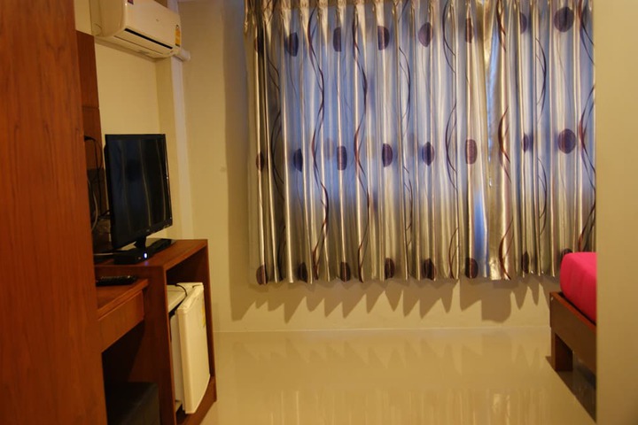 Room 14 of 33