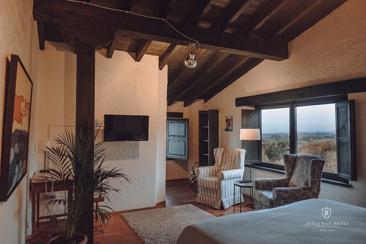 Room 11 of 80