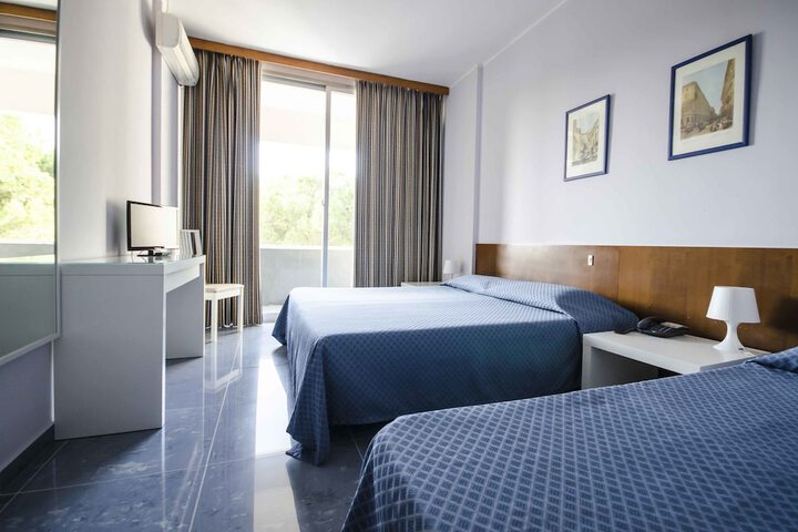 Room 5 of 36