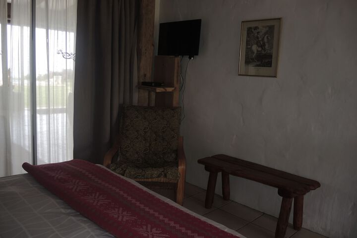 Room 9 of 137