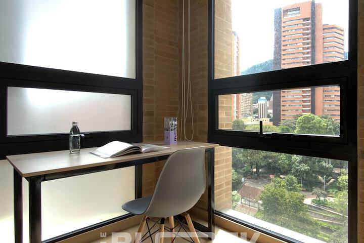Room 5 of 9