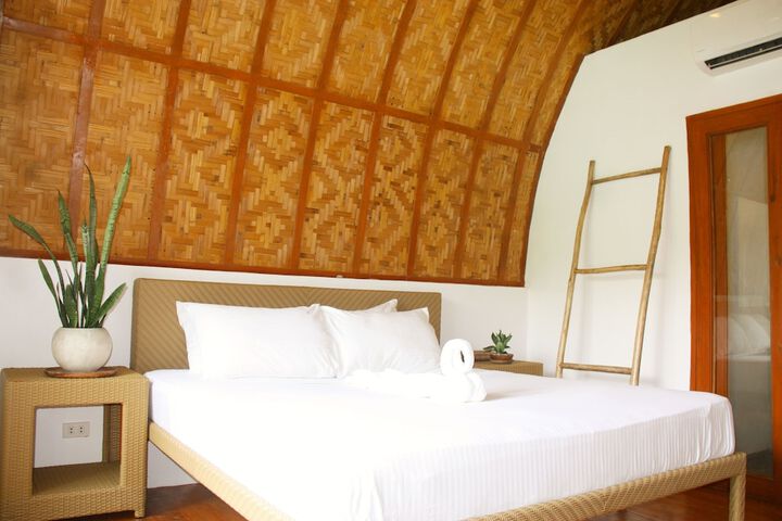Room 9 of 35