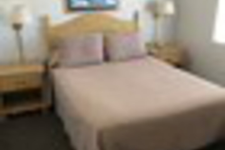 Room 32 of 237