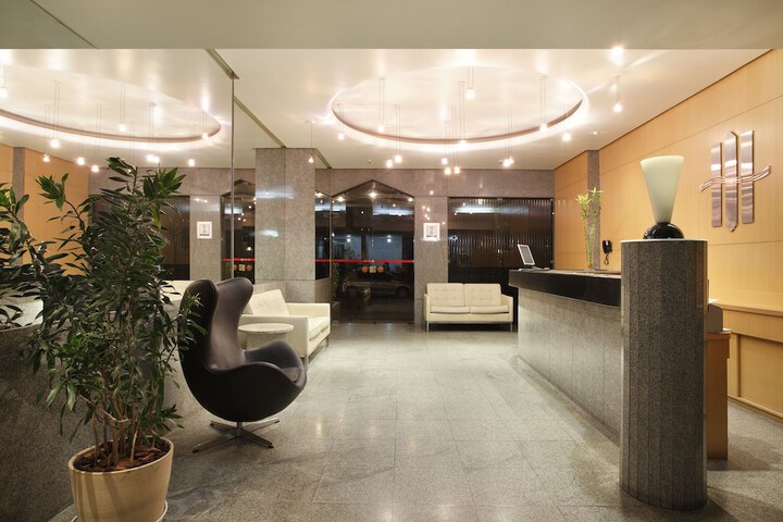 Business Center 40 of 42