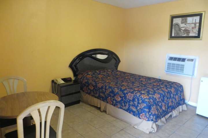 Room 8 of 13