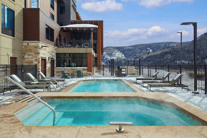Pool 14 of 37