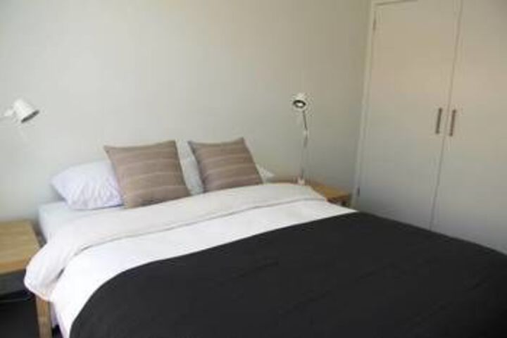 Room 5 of 18