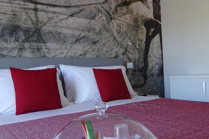 Room 13 of 108