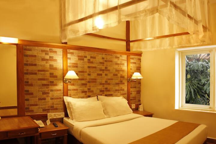 Room 8 of 35