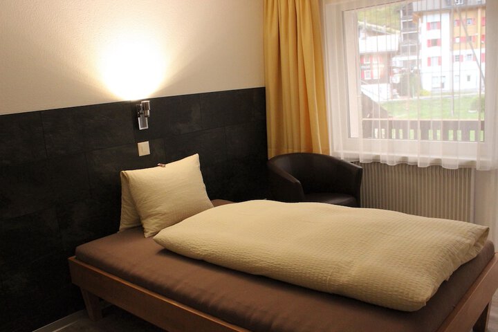 Room 20 of 38