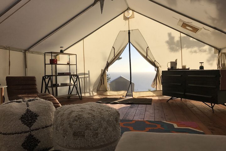 Lounge 14 of 20