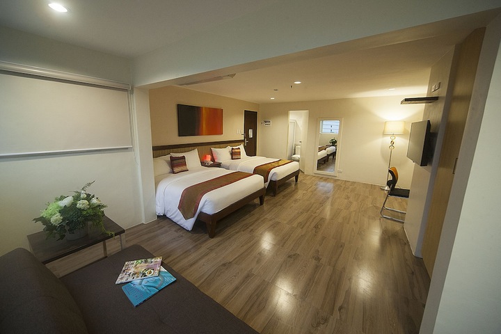 Room 5 of 40
