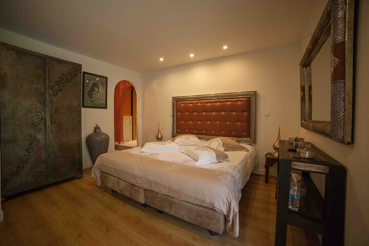 Room 3 of 64