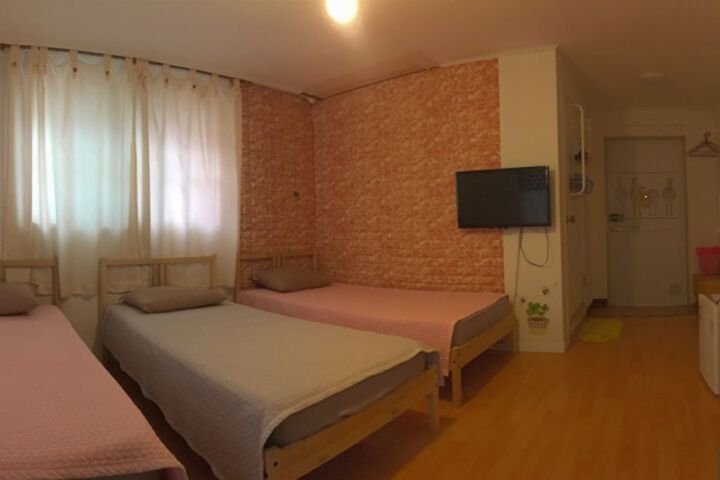 Room 13 of 47