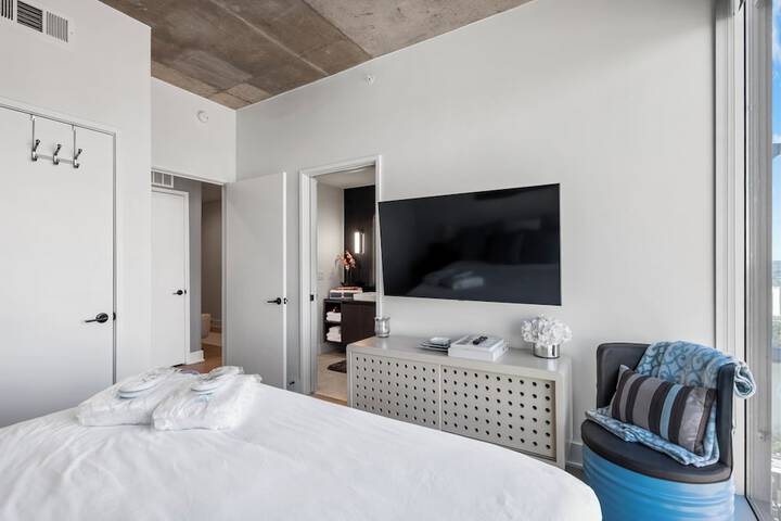 Room 90 of 860