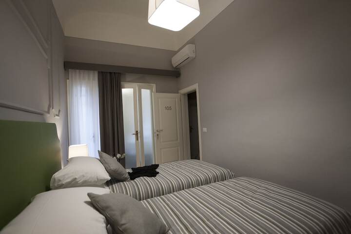 Room 12 of 96