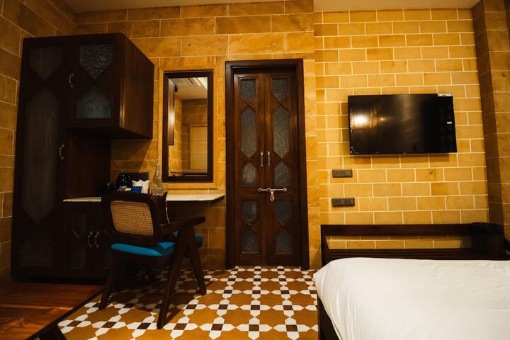 Room 16 of 62