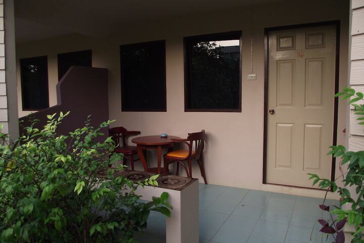 Room 6 of 137