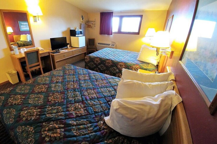 2 Double Beds (6 of 19)