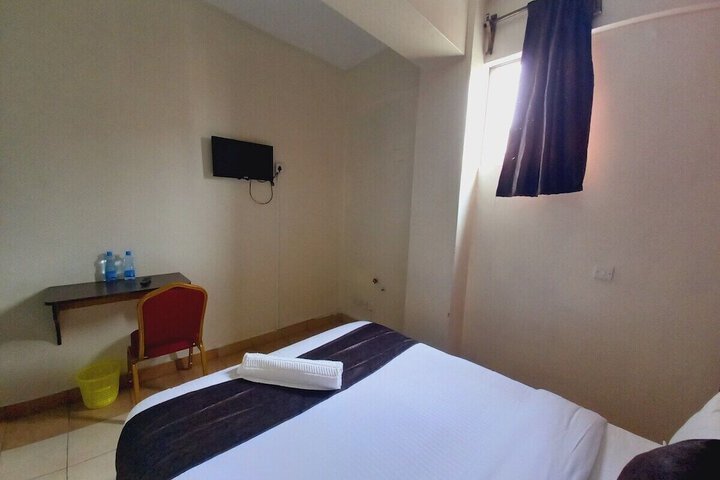 Room 13 of 26
