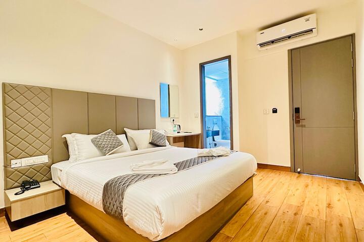 Room 2 of 9