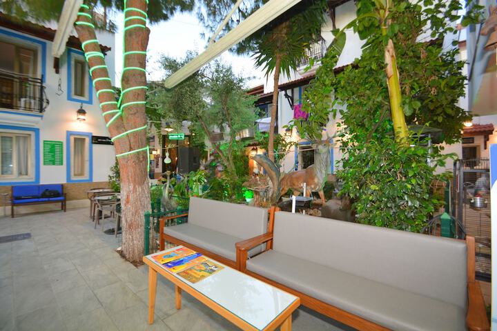 Hotel Exterior 108 of 110
